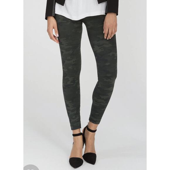 SPANX •S• LOOK AT ME NOW SEAMLESS LEGGINGS BLACK CAMO FL3515 Full Length High - Picture 2 of 8